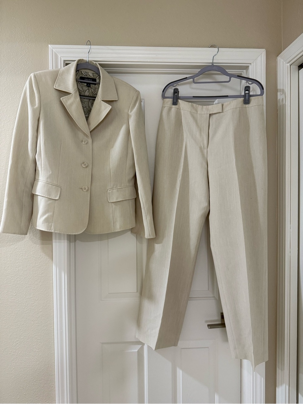 Jones New York Cream Tailored Blazer and Pants Set